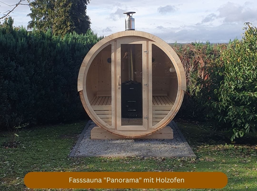 Fasssauna Panorama mit Holzofen